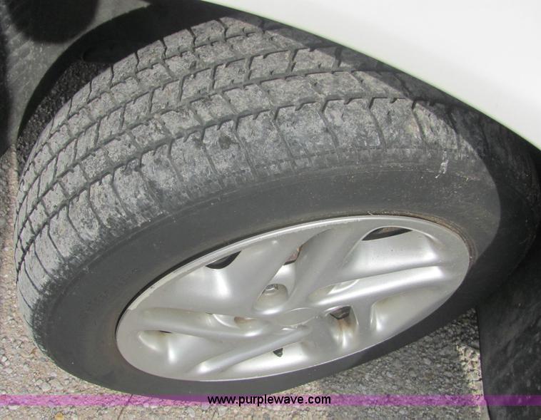 image for item 9367 2001 Dodge Intrepid SE