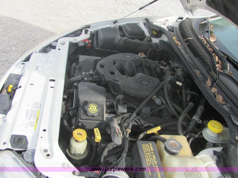 image for item 9367 2001 Dodge Intrepid SE