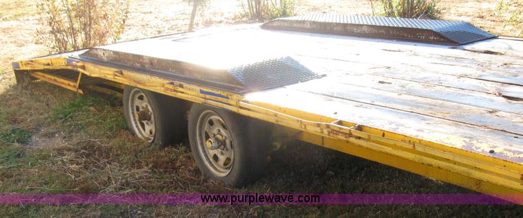 image for item 1001 21' car trailer