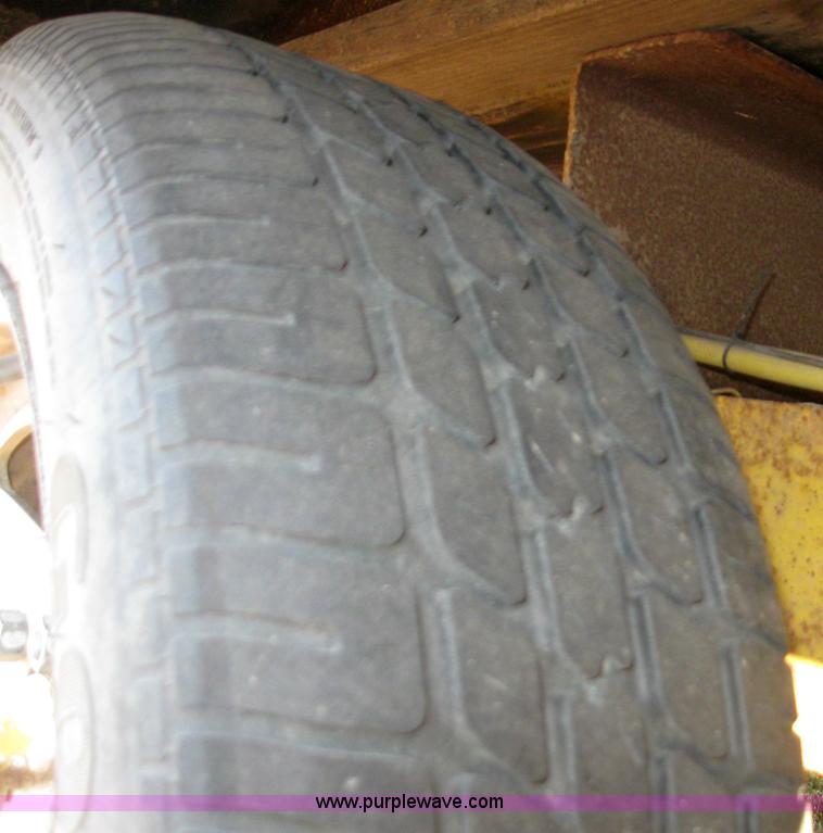 image for item 1001 21' car trailer