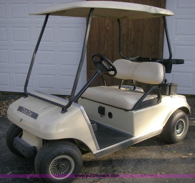 image for item 1200 2005 Club Car electric golf cart