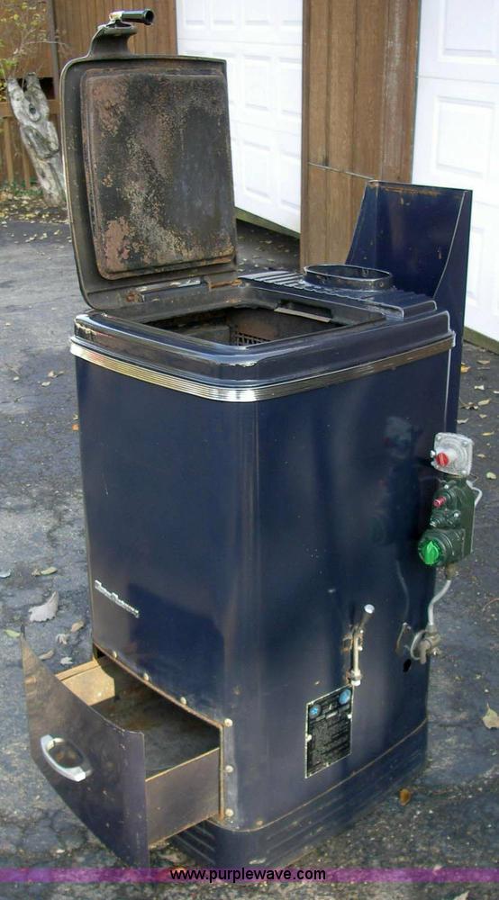 Warm Morning L20 gas fired incinerator in Alma, KS Item 1500 sold