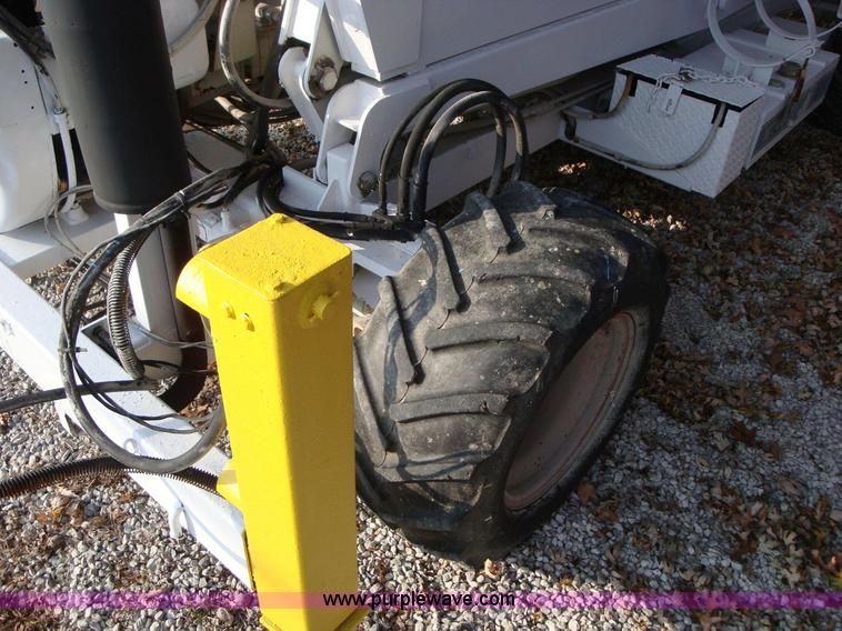 image for item 1652 Mark Lift MT40G scissor lift