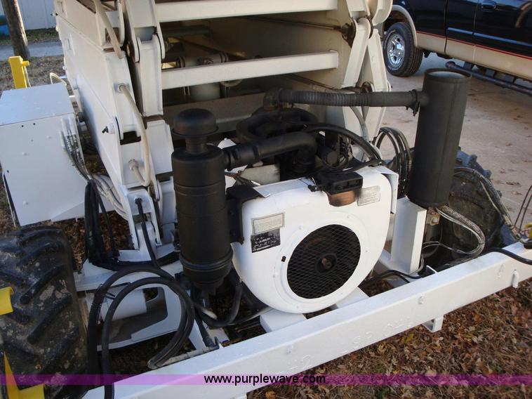 image for item 1652 Mark Lift MT40G scissor lift