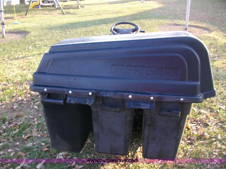 image for item 1902 2007 Craftsman mower