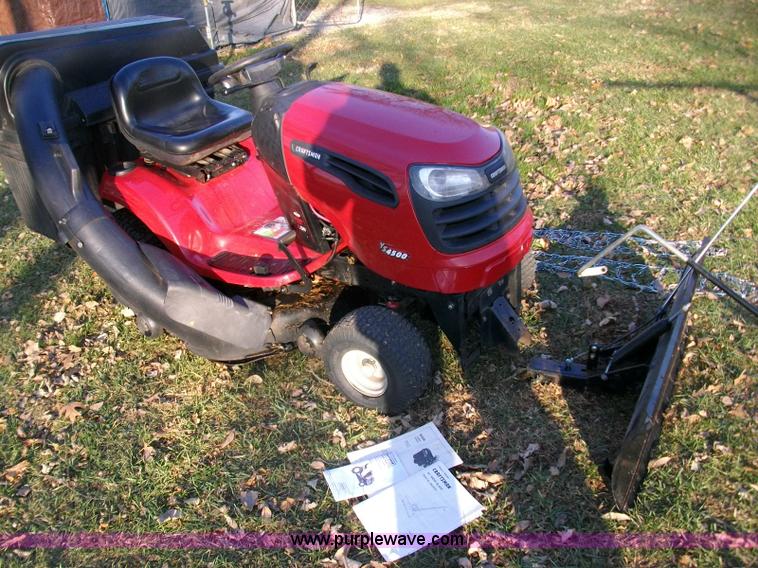image for item 1902 2007 Craftsman mower