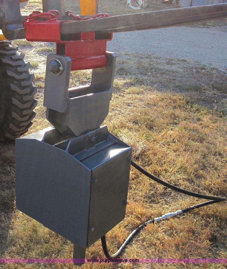 image for item 1958 Lowe Mfg 1650E hydraulic post hole digger