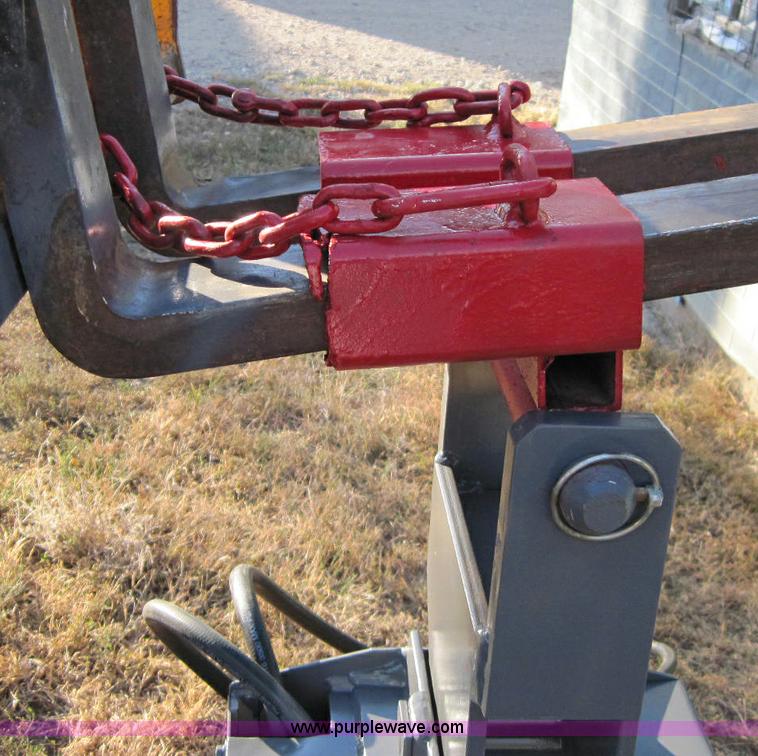 image for item 1958 Lowe Mfg 1650E hydraulic post hole digger