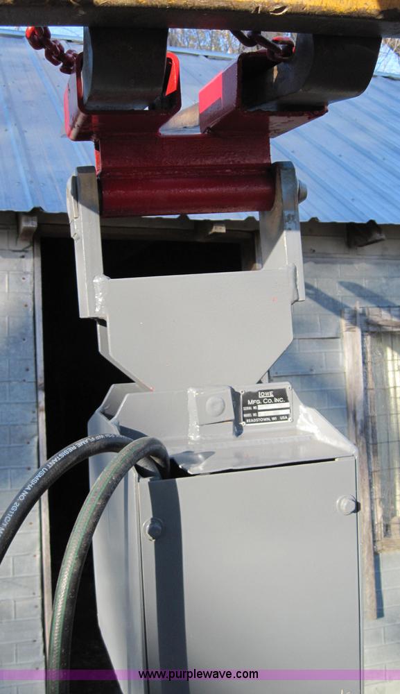 image for item 1958 Lowe Mfg 1650E hydraulic post hole digger