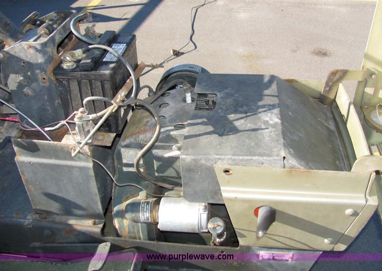 image for item 2306 New Holland S-14 hydrostatic garden tractor with snow blade