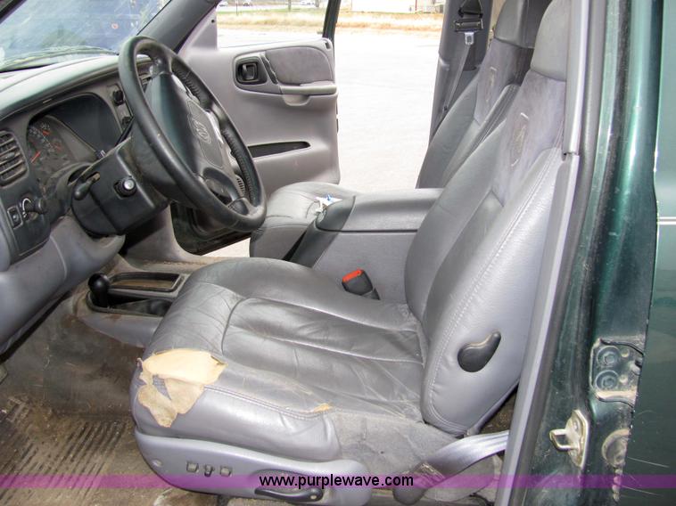 image for item 2307 1998 Dodge Durango