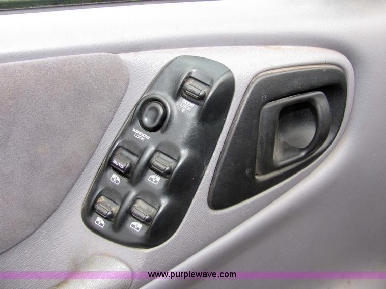 image for item 2307 1998 Dodge Durango