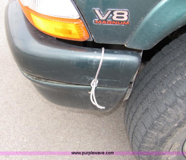 image for item 2307 1998 Dodge Durango