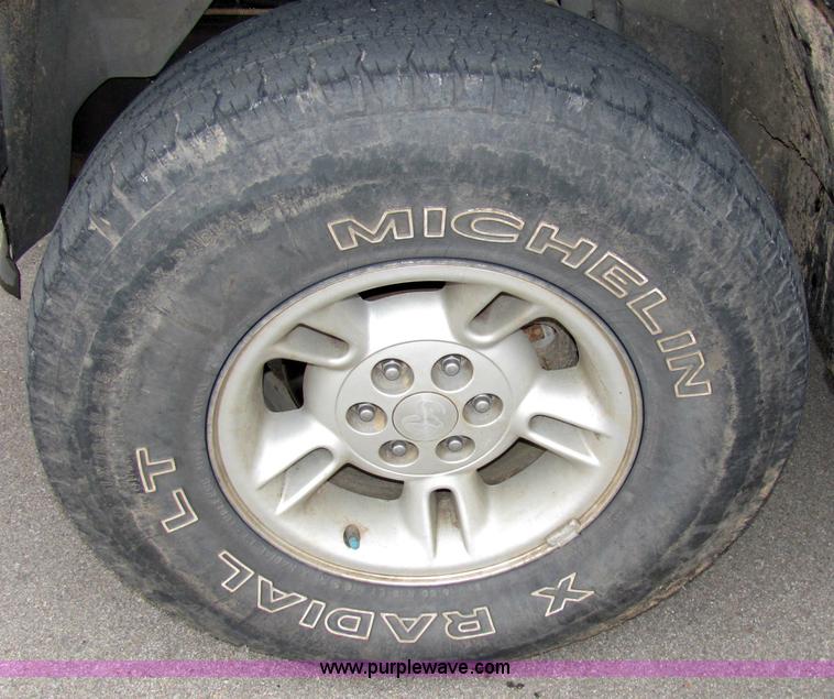 image for item 2307 1998 Dodge Durango