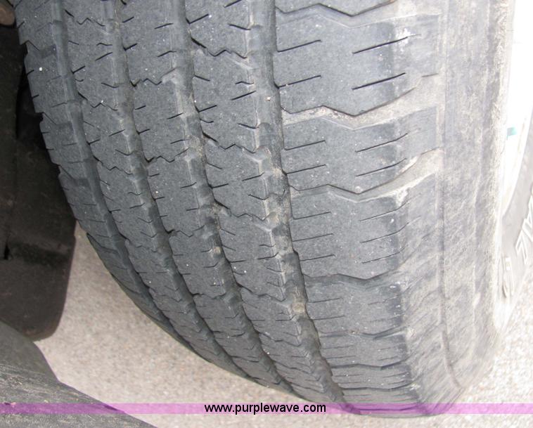 image for item 2307 1998 Dodge Durango