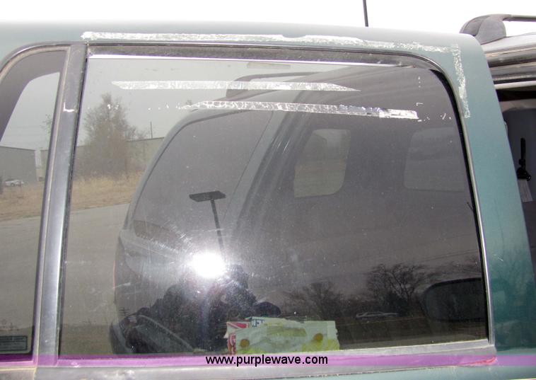 image for item 2307 1998 Dodge Durango