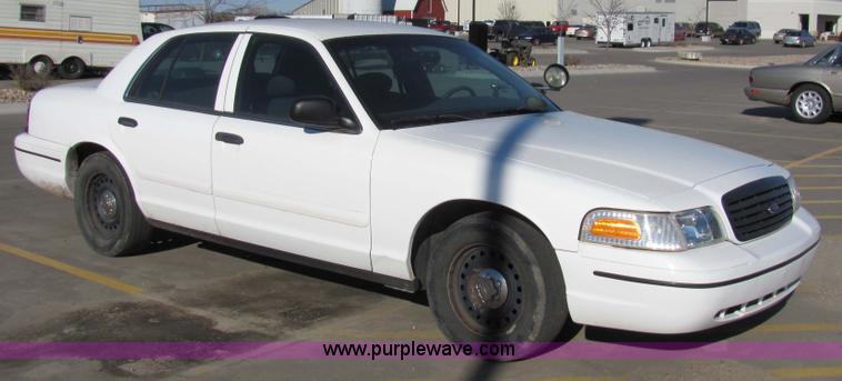 image for item 2312 2000 Ford Crown Victoria Police Interceptor
