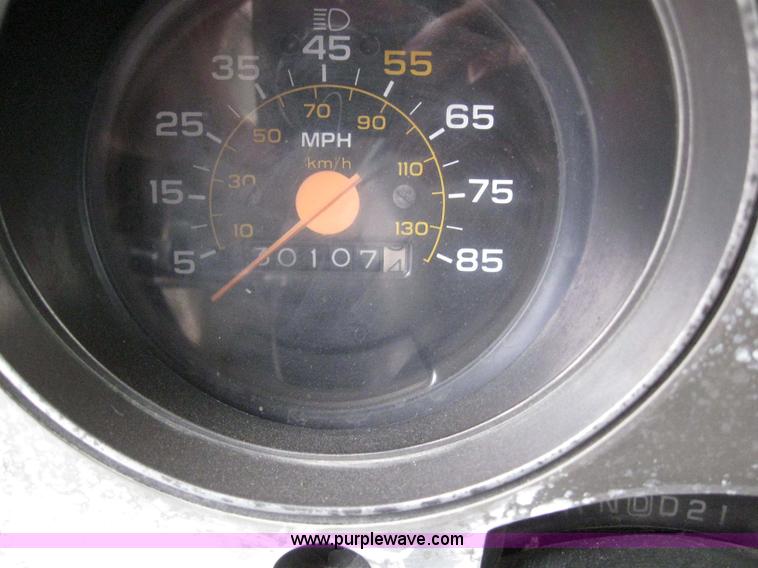 image for item 3032 1985 Chevrolet C10 suburban