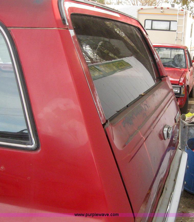 image for item 3032 1985 Chevrolet C10 suburban