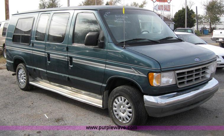 image for item 3033 1996 Ford Econoline E150