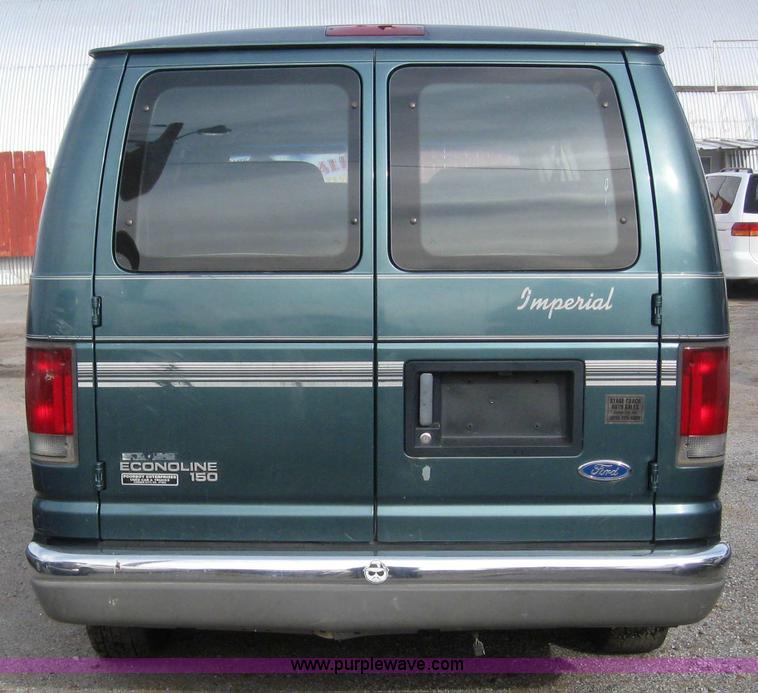 image for item 3033 1996 Ford Econoline E150