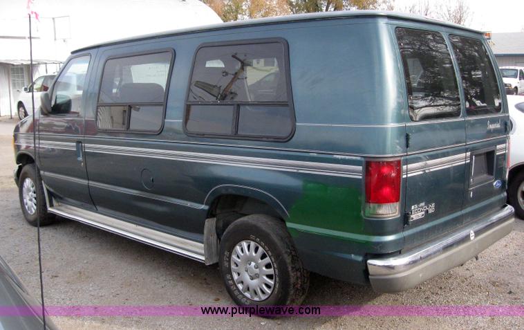 image for item 3033 1996 Ford Econoline E150