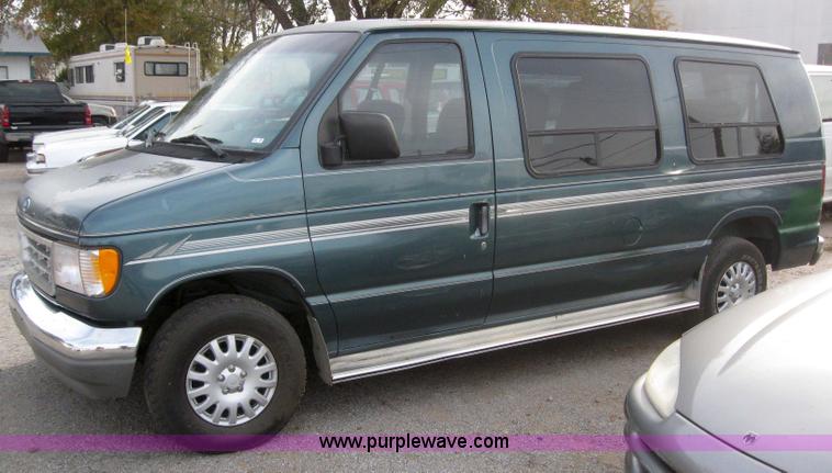 image for item 3033 1996 Ford Econoline E150
