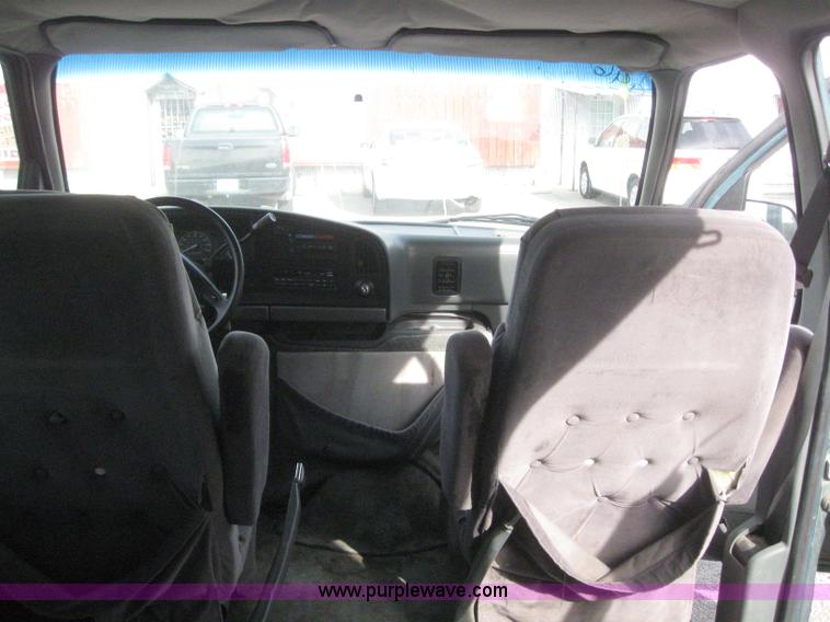 image for item 3033 1996 Ford Econoline E150