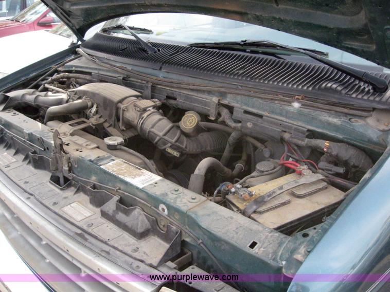 image for item 3033 1996 Ford Econoline E150