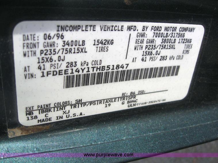 image for item 3033 1996 Ford Econoline E150