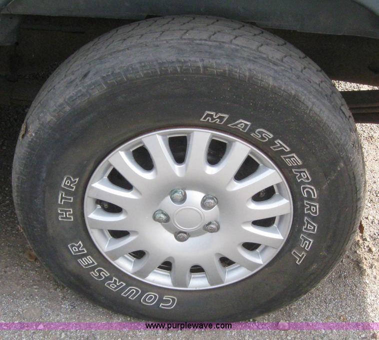 image for item 3033 1996 Ford Econoline E150