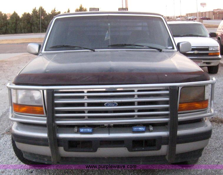 image for item 3035 1996 Ford F150 pickup truck