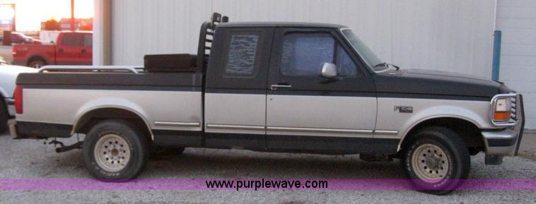 image for item 3035 1996 Ford F150 pickup truck