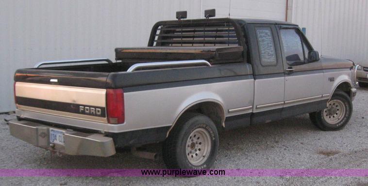 image for item 3035 1996 Ford F150 pickup truck
