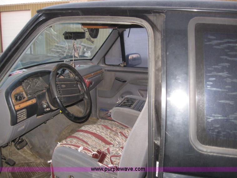 image for item 3035 1996 Ford F150 pickup truck