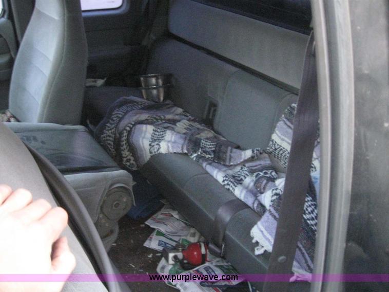 image for item 3035 1996 Ford F150 pickup truck