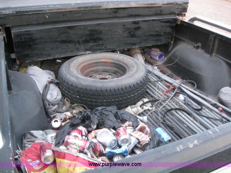 image for item 3035 1996 Ford F150 pickup truck