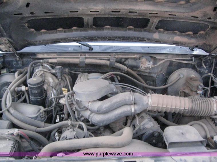 image for item 3035 1996 Ford F150 pickup truck