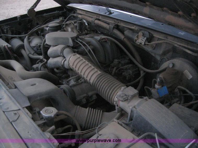 image for item 3035 1996 Ford F150 pickup truck