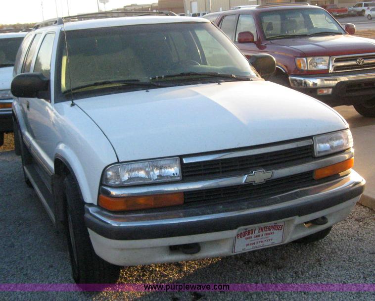 image for item 3057 1999 Chevrolet Blazer