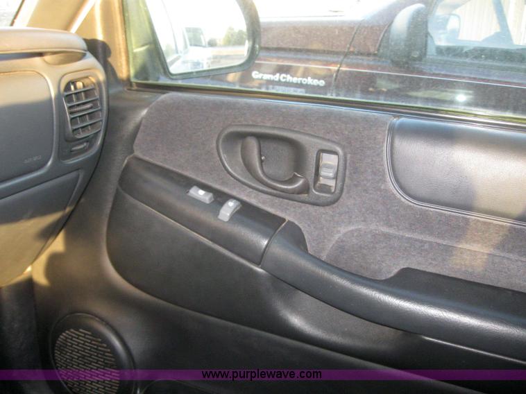 image for item 3057 1999 Chevrolet Blazer