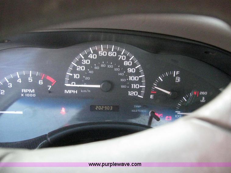 image for item 3059 2002 Chevrolet Malibu