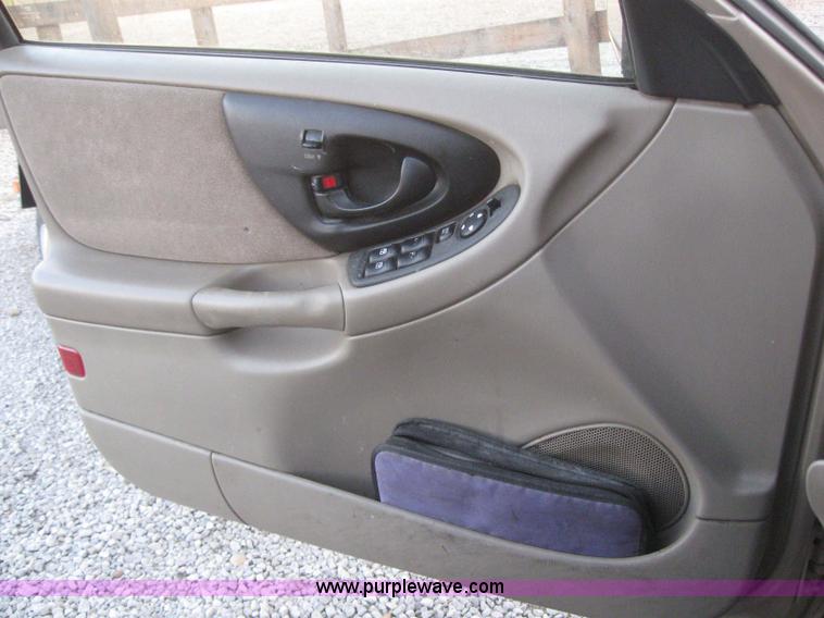 image for item 3059 2002 Chevrolet Malibu