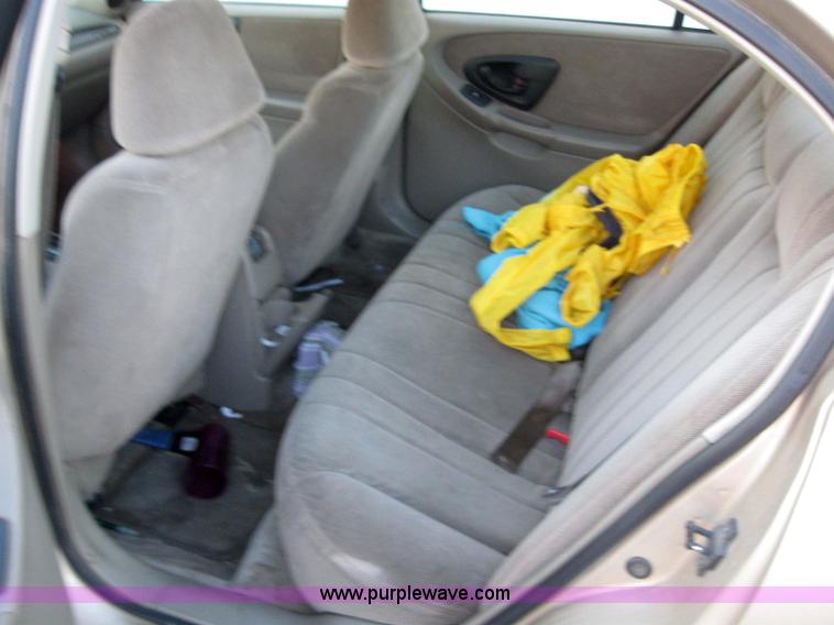 image for item 3059 2002 Chevrolet Malibu