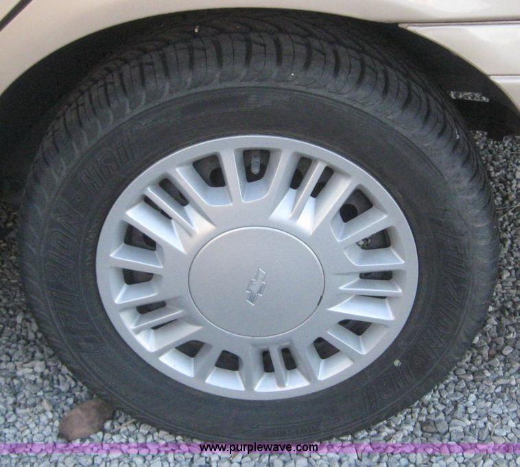 image for item 3059 2002 Chevrolet Malibu