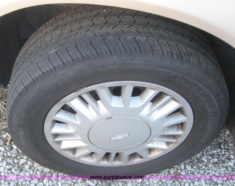 image for item 3059 2002 Chevrolet Malibu