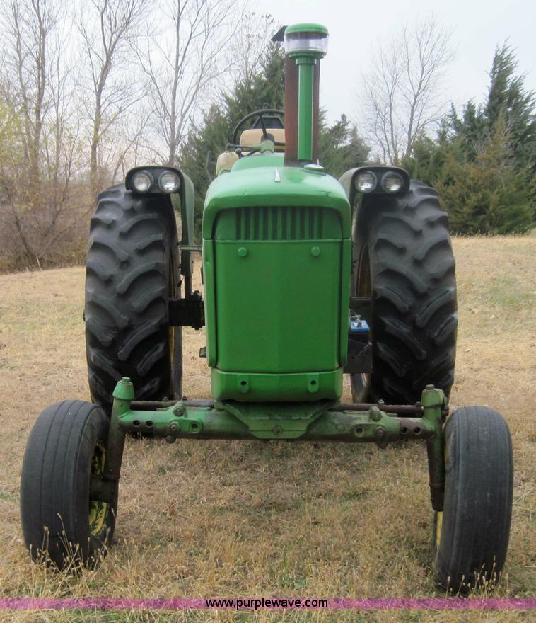 image for item 3174 John Deere 3020