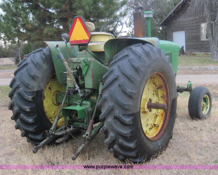 image for item 3174 John Deere 3020
