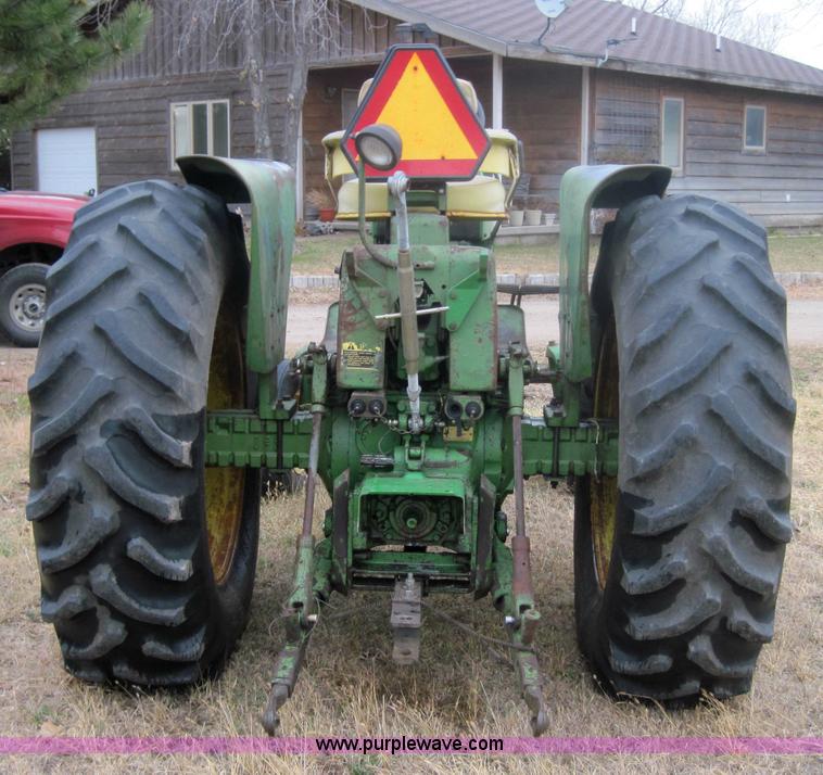 image for item 3174 John Deere 3020