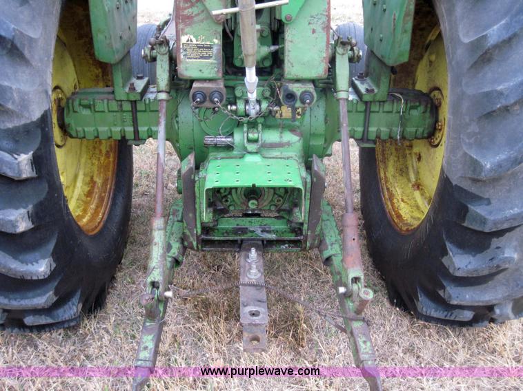 image for item 3174 John Deere 3020